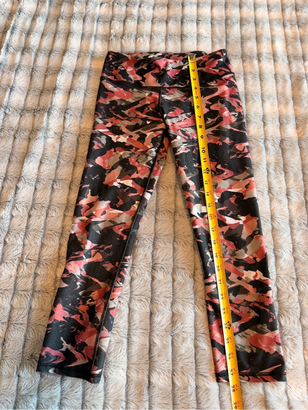 Fabletics Salar PowerHold leggings in "Terracotta Painted Camo" print SMALL